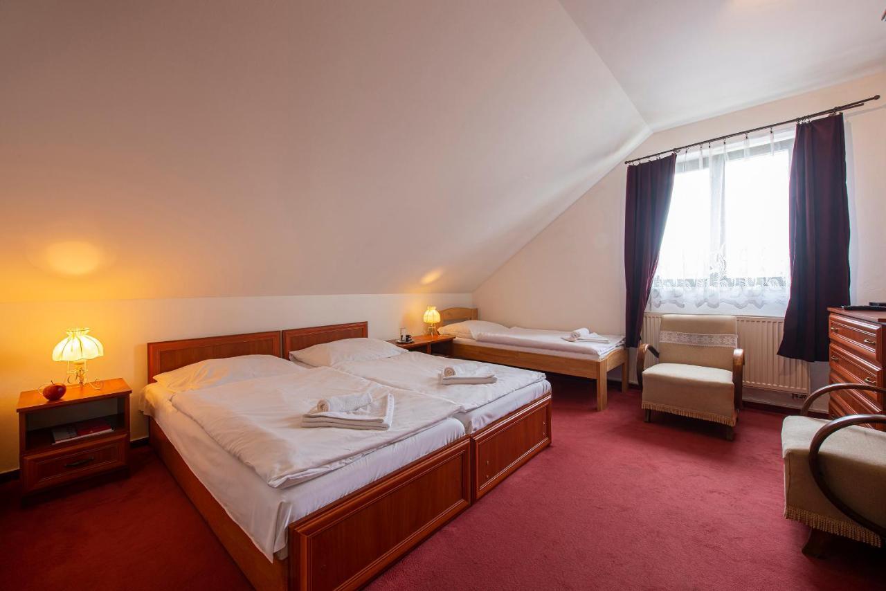 Motel Penzion A Restauracia Lavender Poprad Exterior foto