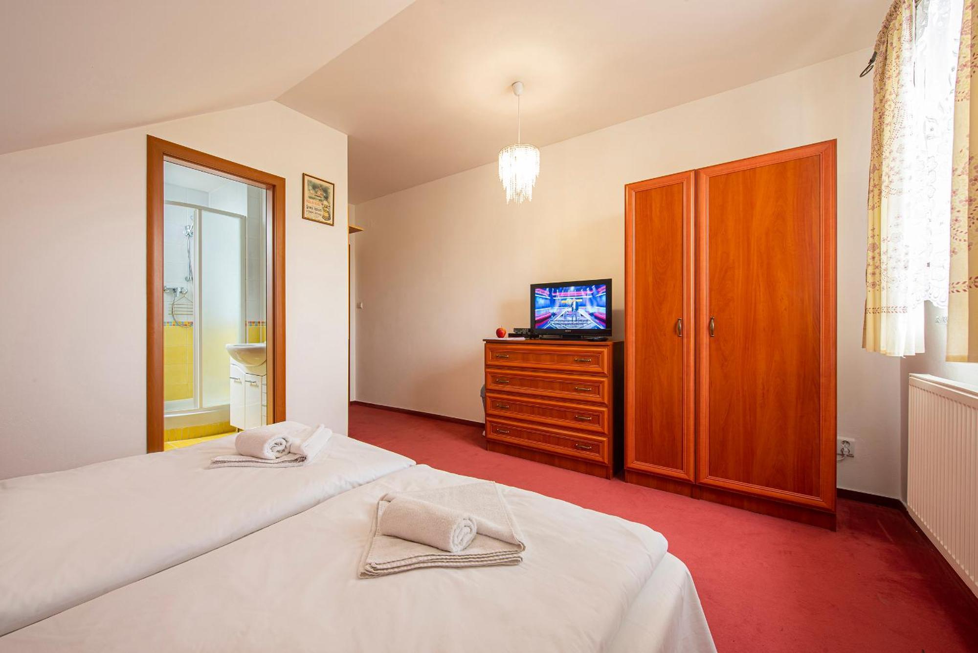 Motel Penzion A Restauracia Lavender Poprad Exterior foto